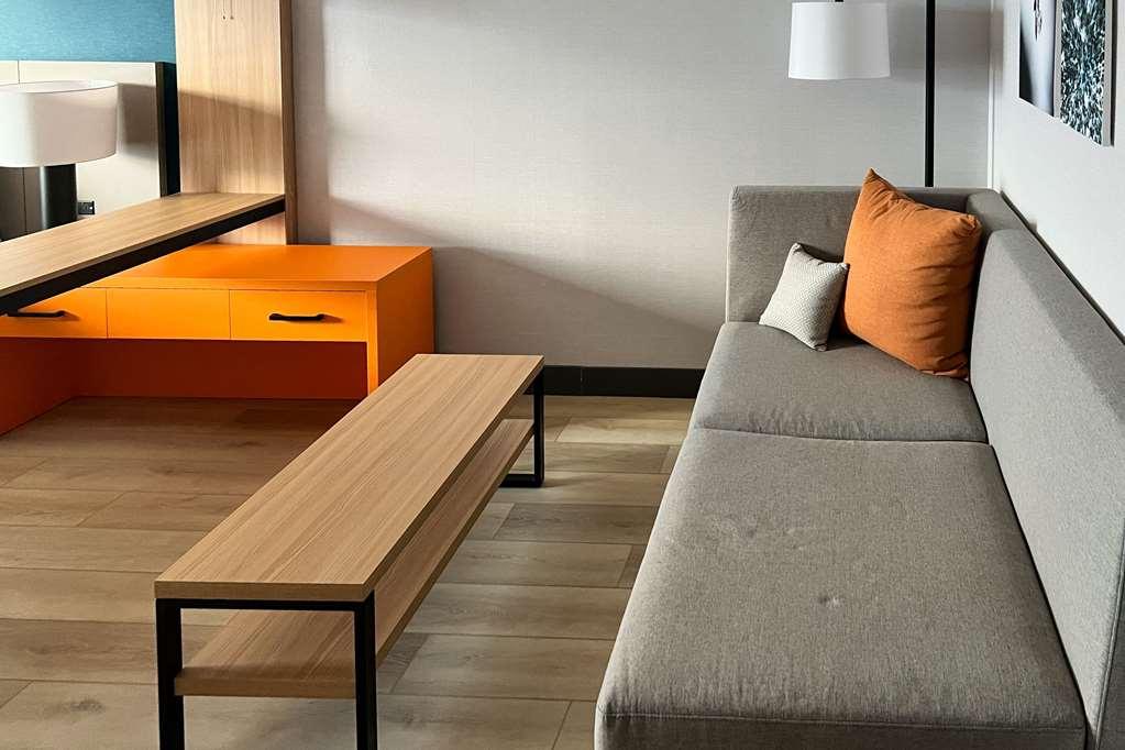 Comfort Suites Τσεγιέν Δωμάτιο φωτογραφία