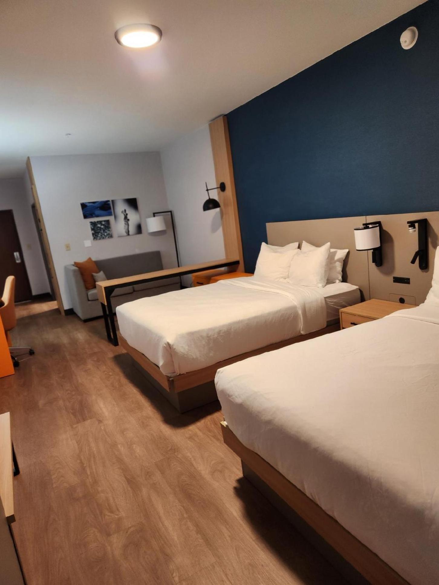 Comfort Suites Τσεγιέν Εξωτερικό φωτογραφία