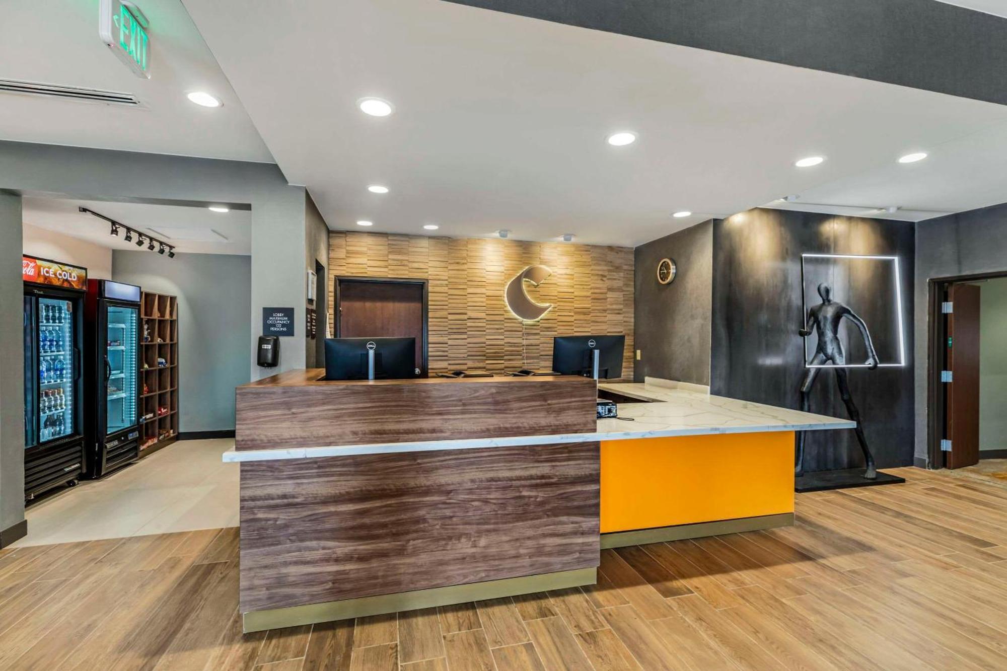 Comfort Suites Τσεγιέν Εξωτερικό φωτογραφία