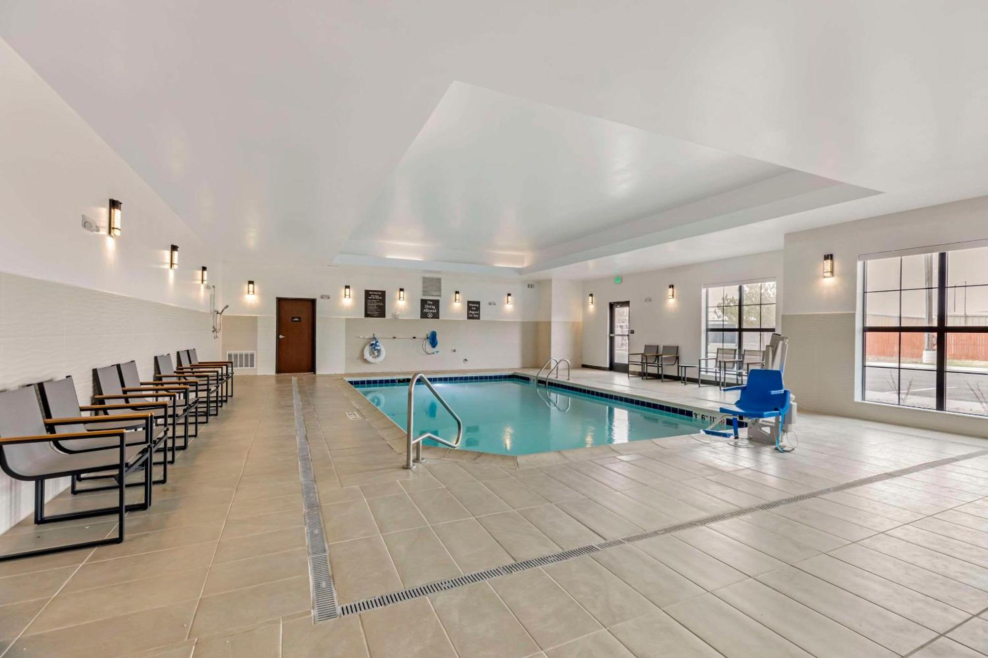 Comfort Suites Τσεγιέν Εξωτερικό φωτογραφία