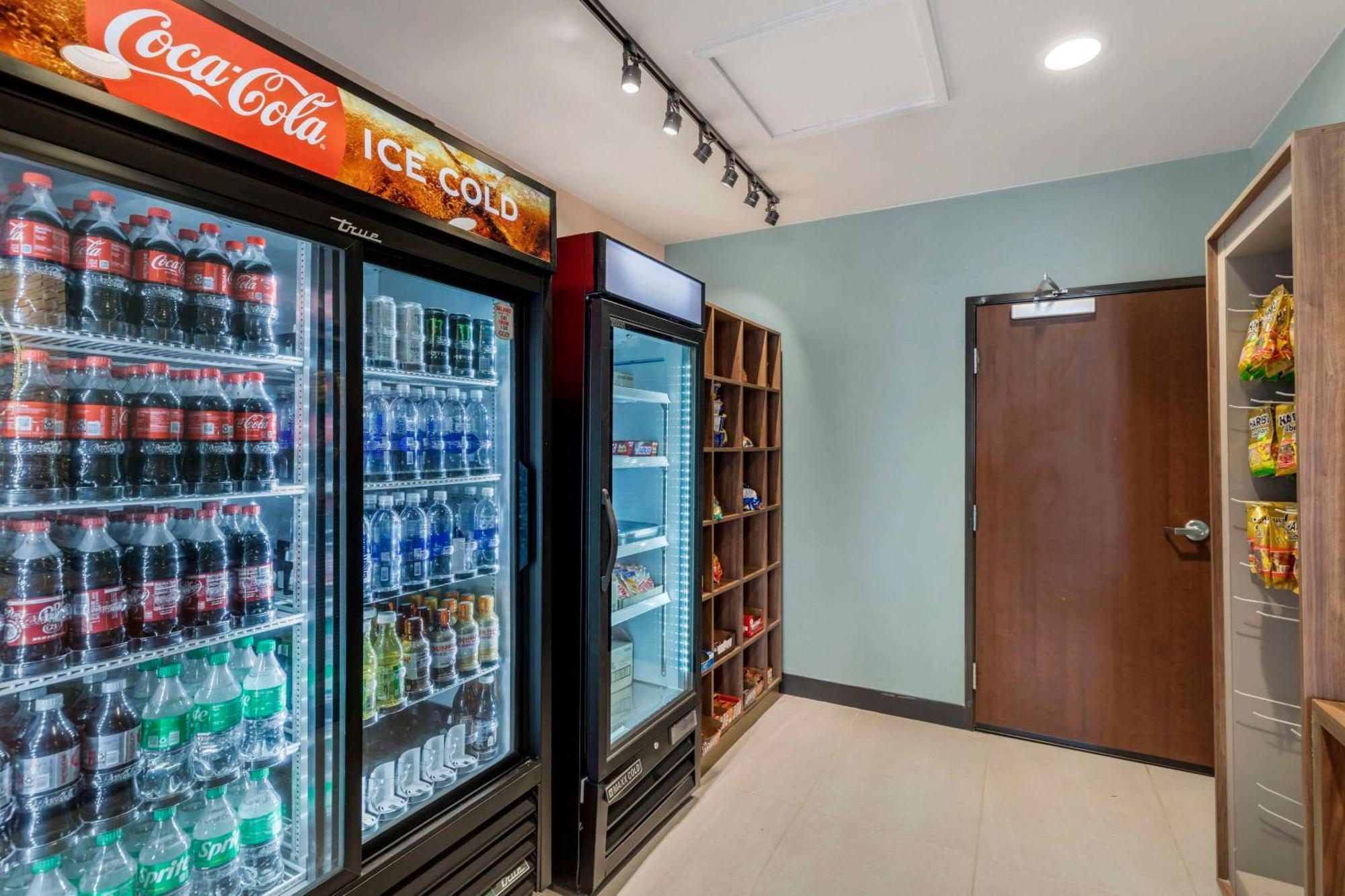 Comfort Suites Τσεγιέν Εξωτερικό φωτογραφία