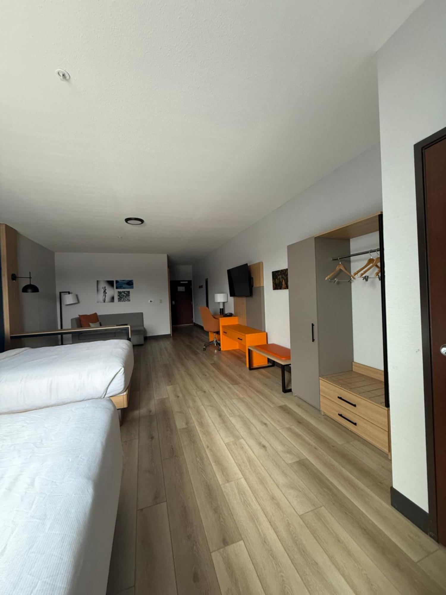 Comfort Suites Τσεγιέν Εξωτερικό φωτογραφία